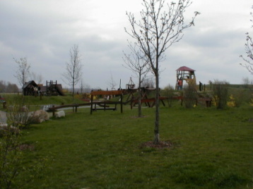 Der Abenteuerspielplatz am Rande des Neubaugebietes